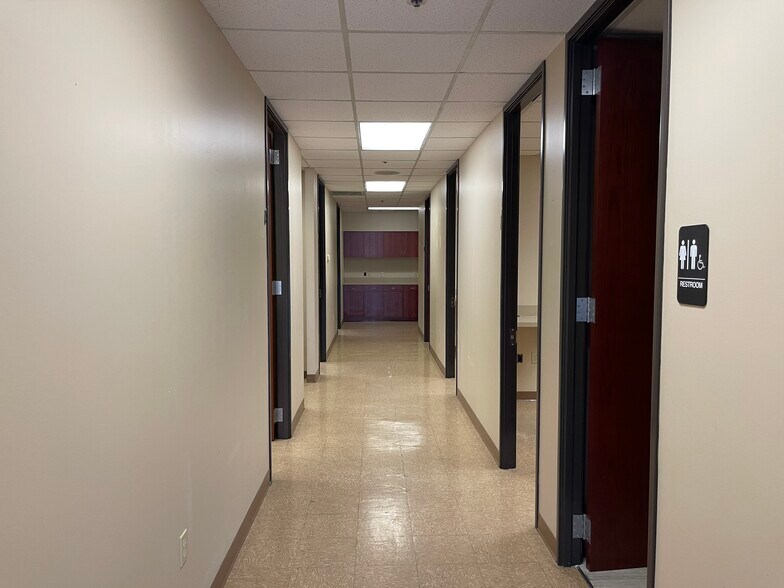 More Photos Of 4222 Trinity Mills Rd, Dallas Medical For Lease