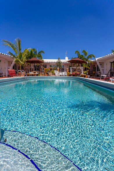 More Photos Of 1419 S Federal Hwy, Hollywood Hotel For Sale