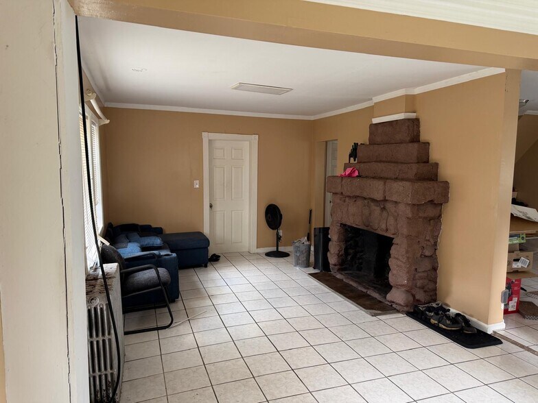More Photos Of 184 S Pascack Rd, Nanuet Healthcare For Sale