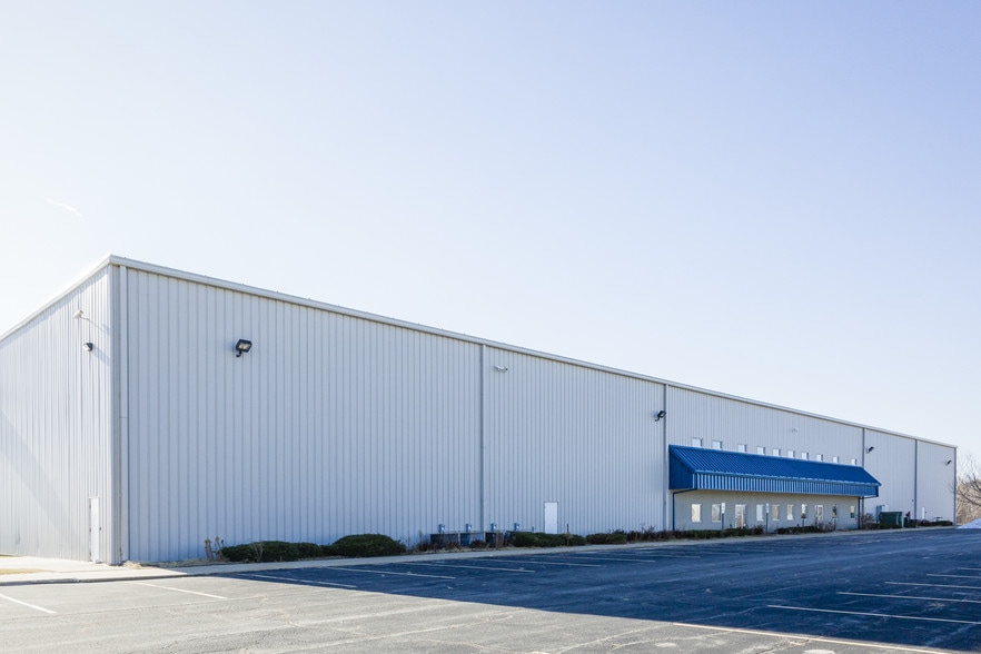 More Photos Of 1805 Industrial Ct, Belvidere Warehouse For Lease