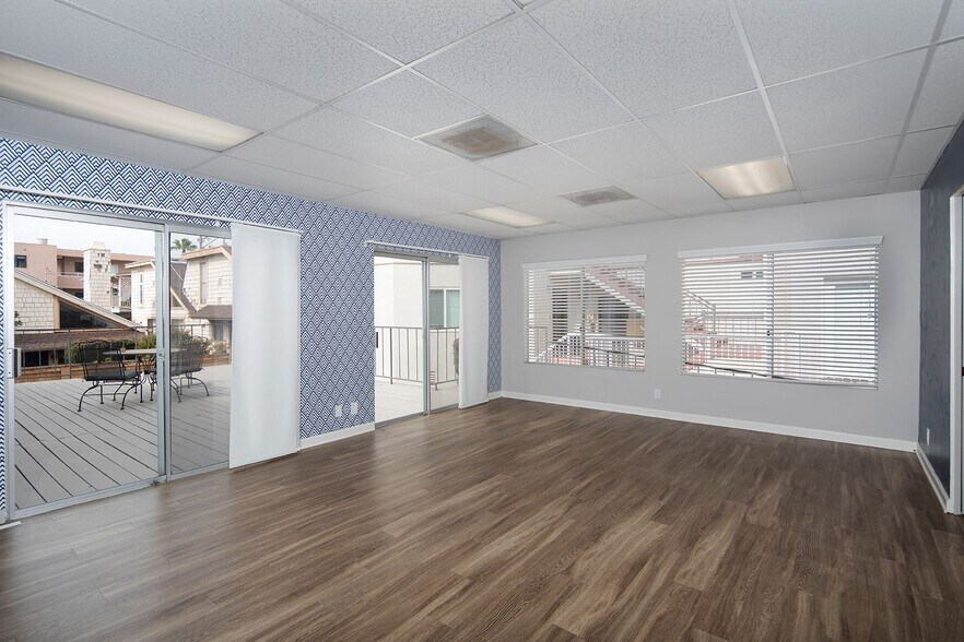 More Photos Of 7433 Herschel Ave, La Jolla Medical For Lease