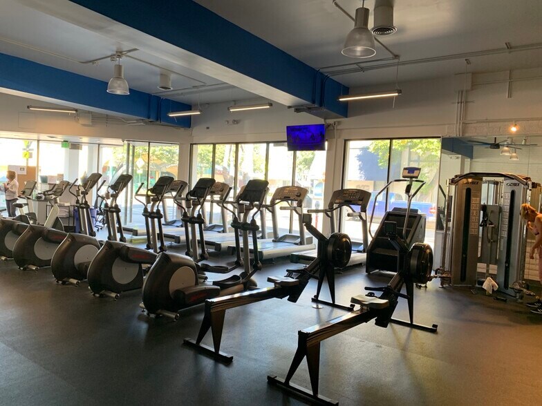 More Photos Of 1526 Webster St, Alameda Health Club For Lease
