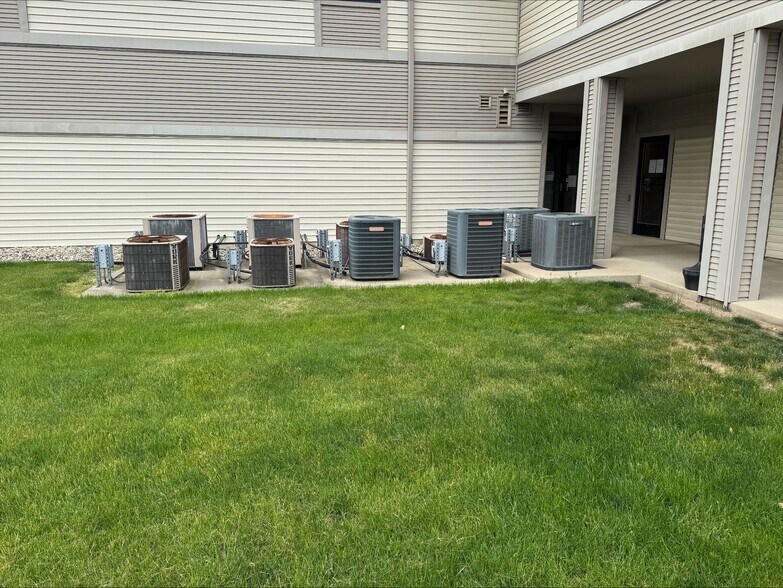 More Photos Of 2025 S Wabash St, Wabash Office For Sale