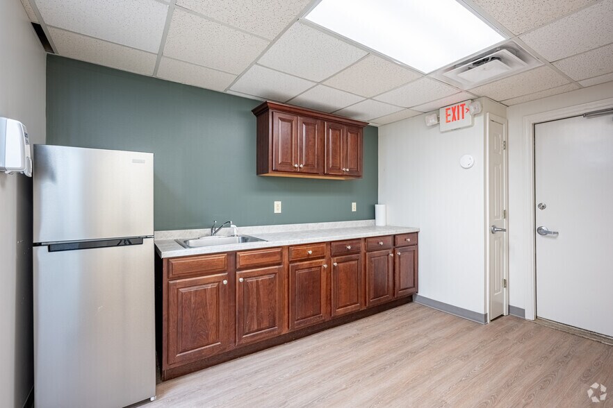 More Photos Of 1100 Turner Rd, Cumming Office For Lease