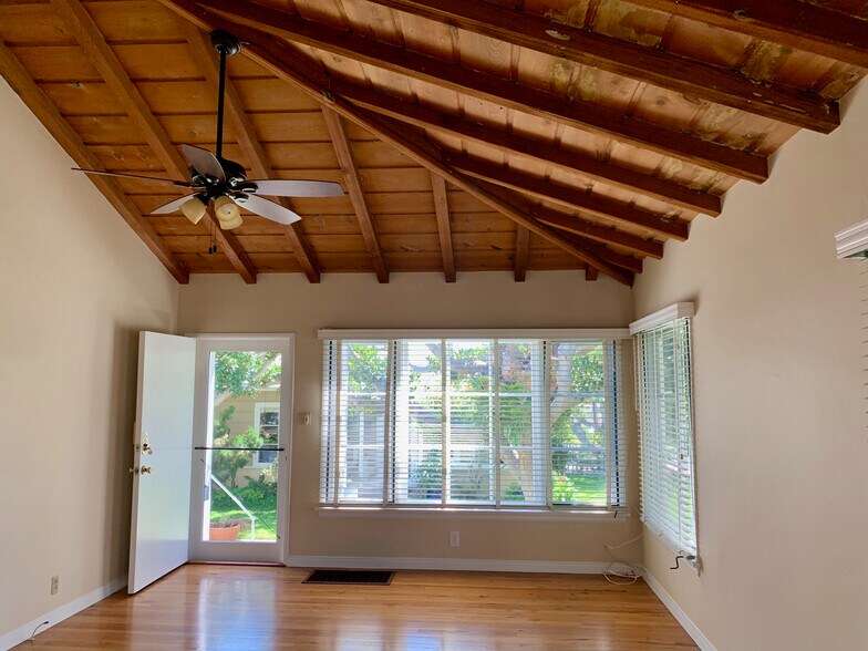 More Photos Of 379 Aster St, Laguna Beach Apartments For Sale
