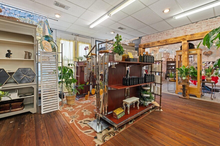 More Photos Of 133 N Texas St, De Leon Storefront For Sale