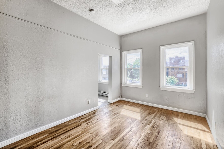 More Photos Of , Saint Paul General Retail For Sale