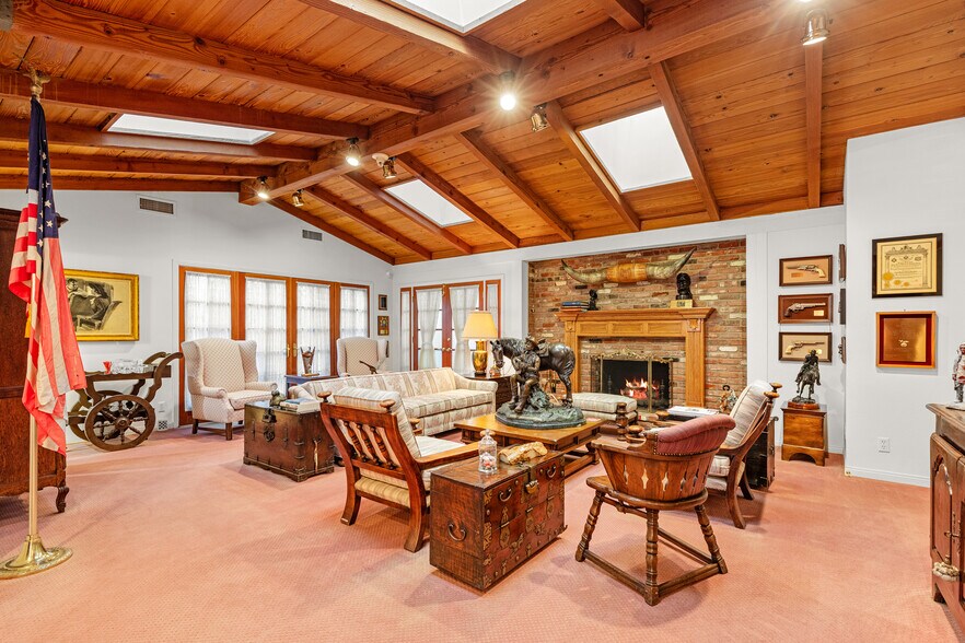 Primary Photo Of 4383 Colfax Ave, Studio City Office For Sale