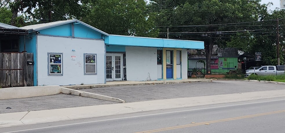 More Photos Of 2909 St Mary's St, San Antonio Restaurant For Sale