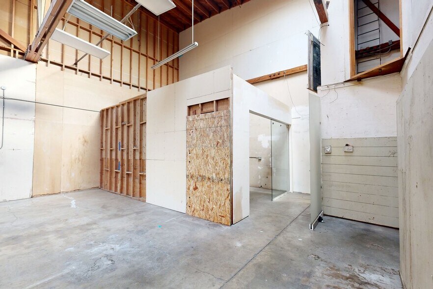 More Photos Of 1035 Murray St, Berkeley Showroom For Lease