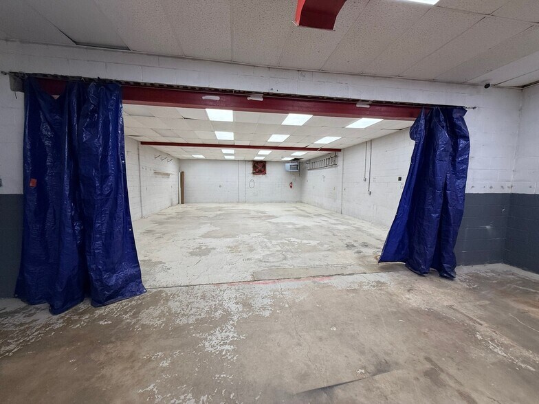 More Photos Of 1525 Parkway Ave, Trenton Manufacturing For Lease