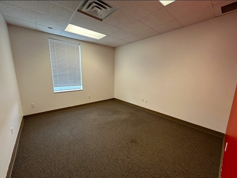 More Photos Of 111-113 S Superior St, Toledo Office For Sale