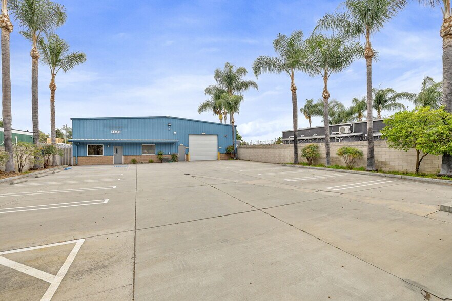 More Photos Of 13410 Waco St, Baldwin Park Manufacturing For Lease