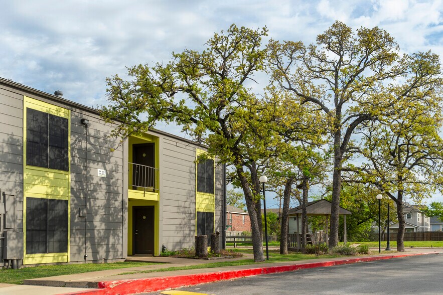 More Photos Of 3902 College Main, Bryan Apartments For Sale