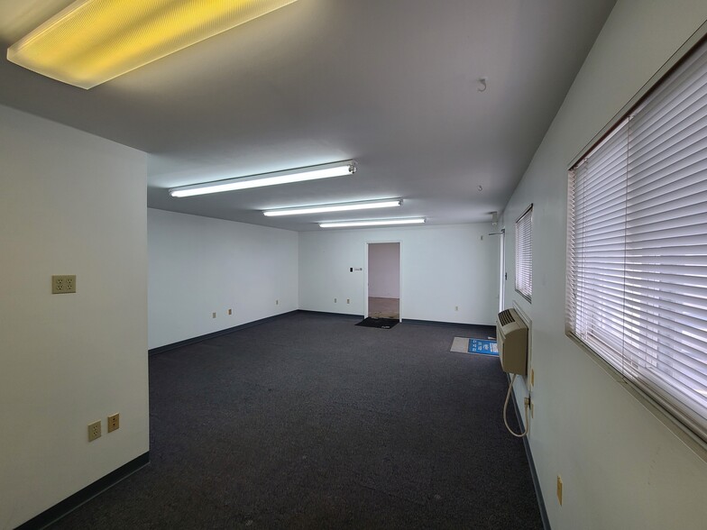 More Photos Of 4649B Russell Ct, High Ridge Office For Lease