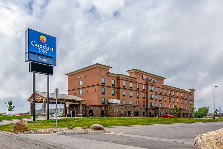 Primary Photo Of 3420 S Broadway, Minot Hotel For Sale