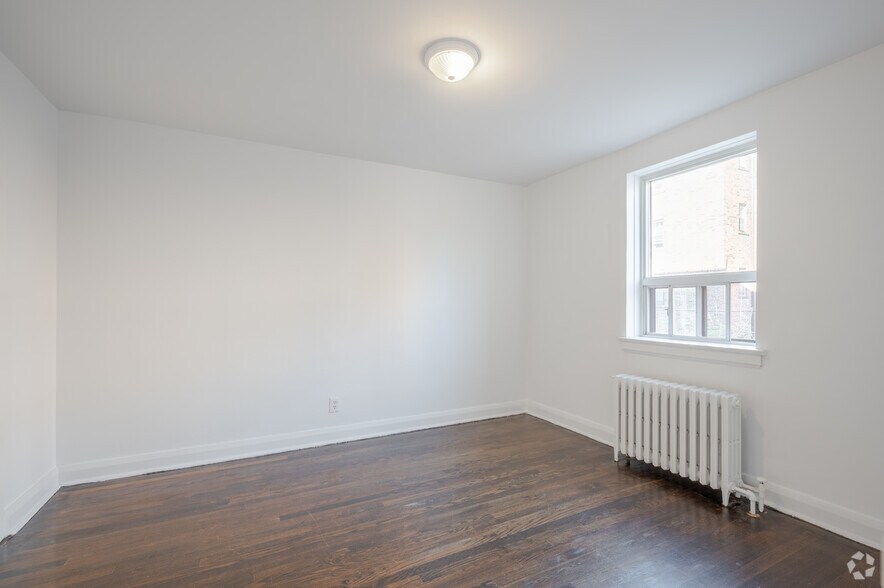 More Photos Of 1520-1524 Bathurst St, Toronto Apartments For Sale