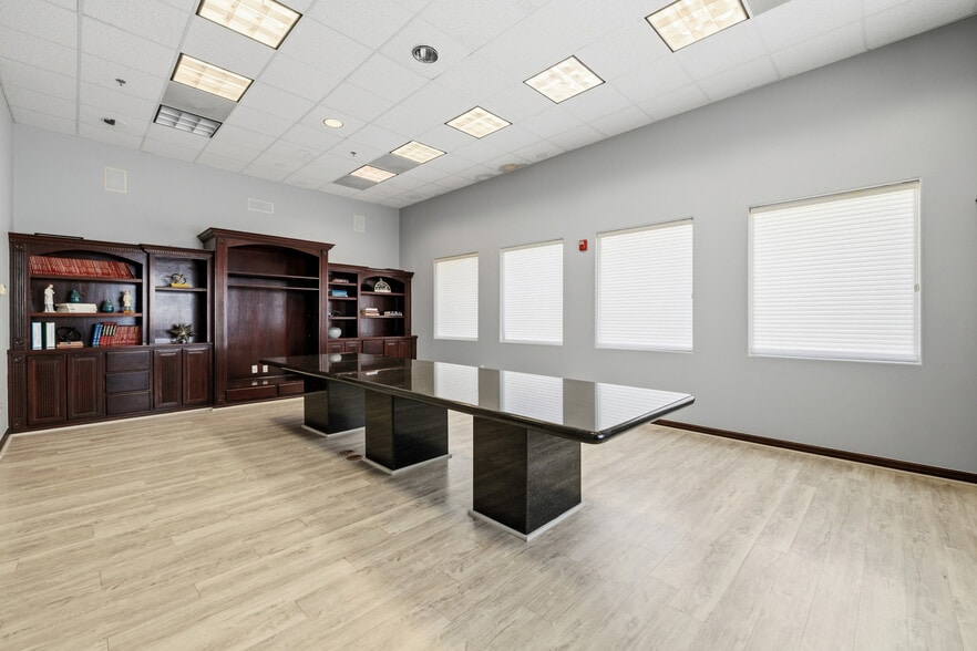 More Photos Of 2101 S Cynthia St, McAllen Medical For Sale
