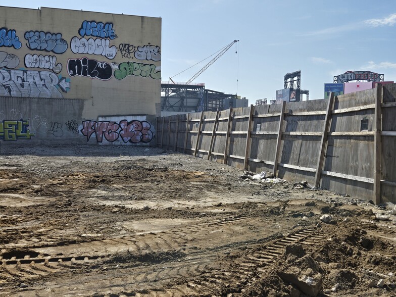 More Photos Of 126-50 Northern Blvd, Flushing Land For Lease