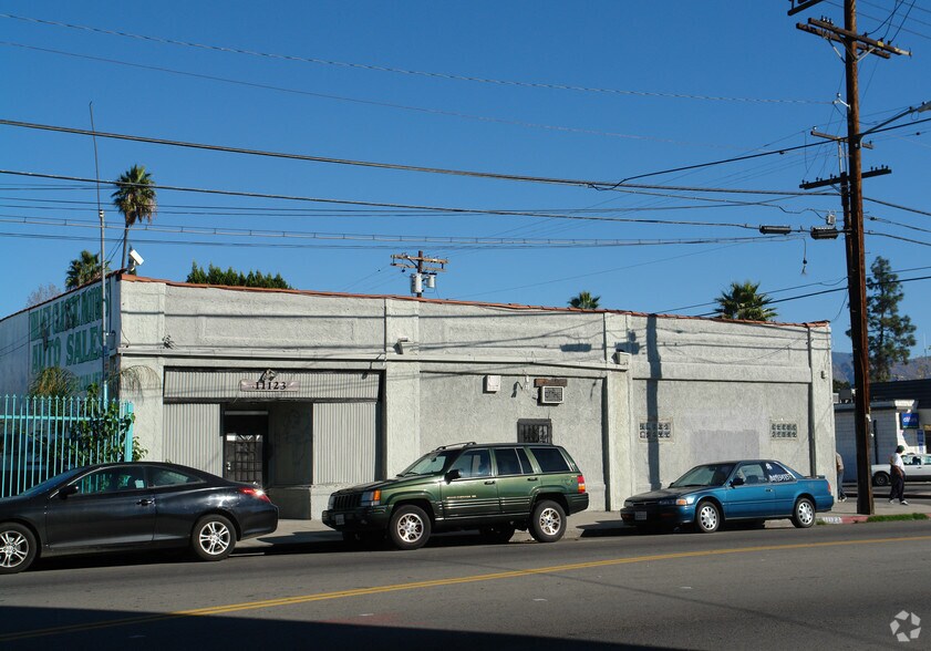 More Photos Of 11119-11123 Burbank Blvd, North Hollywood Storefront Retail Office For Lease