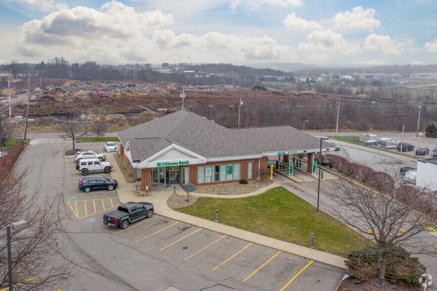 More Photos Of 1165 E Waterloo Rd, Akron Bank For Lease