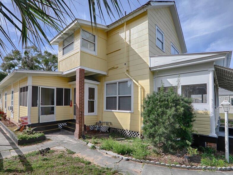 More Photos Of 422 E Citrus Ave, Eustis Multifamily For Sale