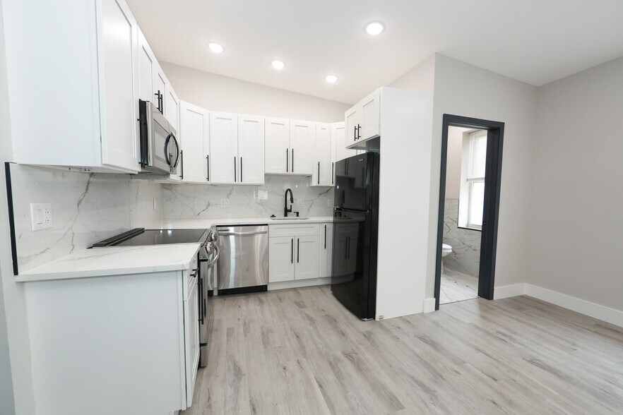 More Photos Of 3565 Kensington Ave, Philadelphia Storefront Retail Residential For Sale