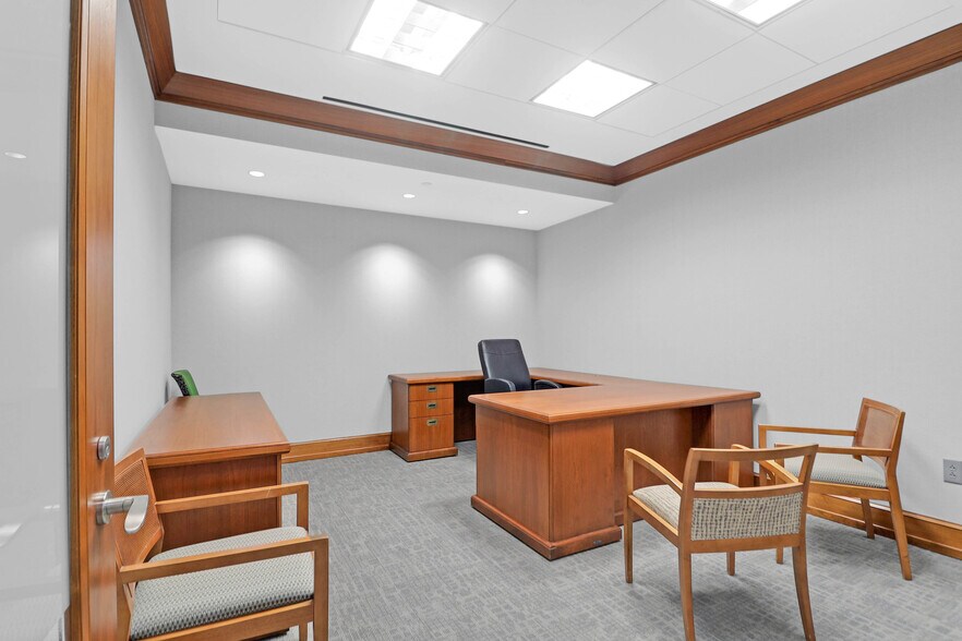 More Photos Of 40 Calhoun St, Charleston Office For Lease