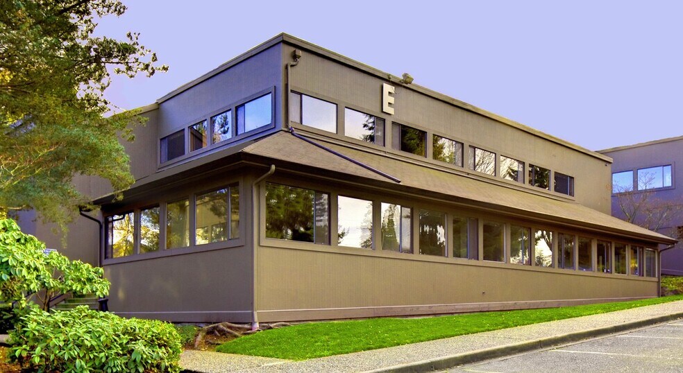 Primary Photo Of 111 SE Everett Mall Way, Everett Office For Sale