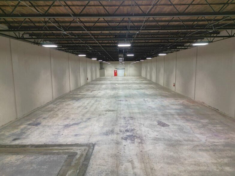 More Photos Of 105 Wood St, Greenville Manufacturing For Lease
