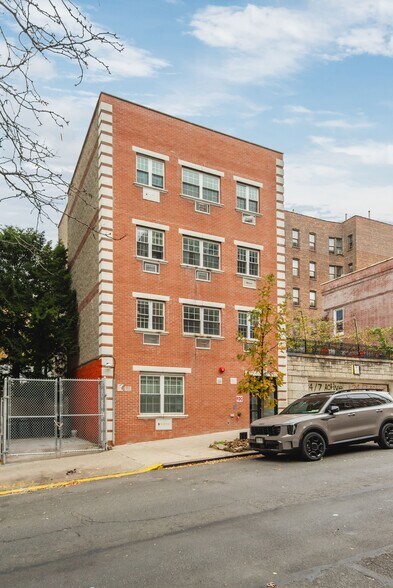 More Photos Of 253 E 206th St, Bronx Apartments For Sale