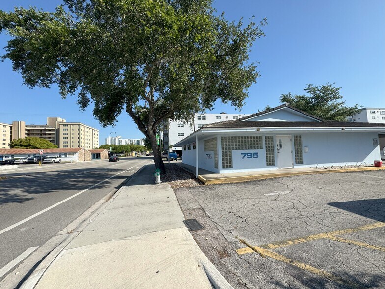 More Photos Of 795 S Federal Hwy, Hollywood Medical For Lease