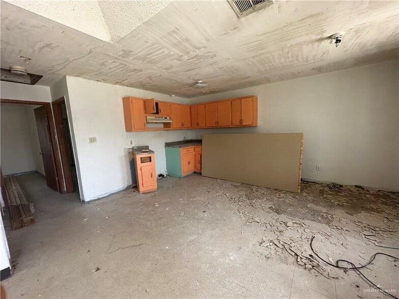 More Photos Of 3117 Spanish Palms Dr S, Mercedes Multifamily For Sale