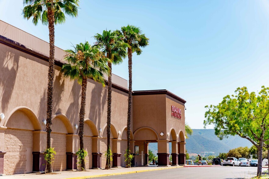 More Photos Of 40930-41090 California Oaks Rd, Murrieta Unknown For Lease