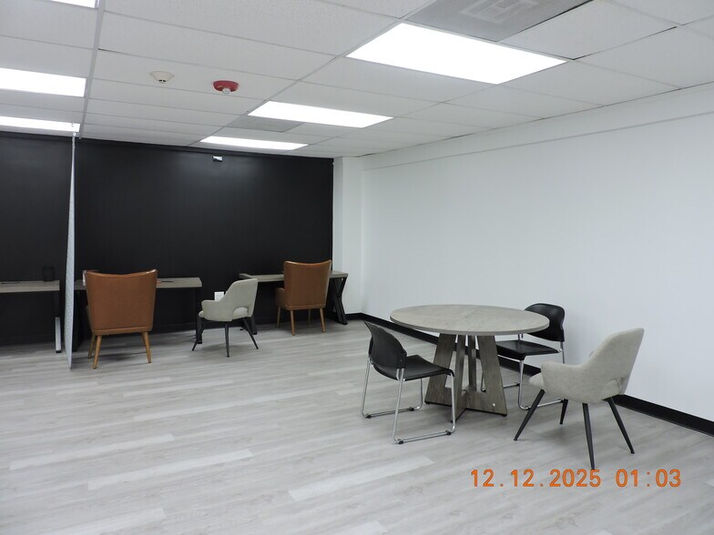 More Photos Of 8301 Beechnut St, Houston Freestanding For Lease