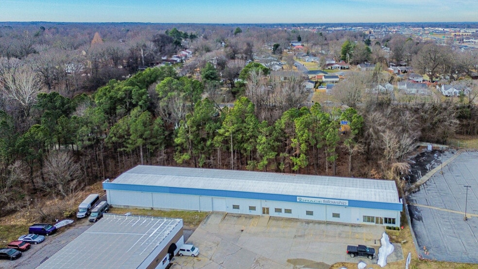 More Photos Of 3530 Park Plaza Rd, Paducah Flex For Lease