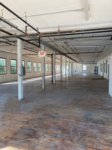 More Photos Of 68 Tower St, Hudson Warehouse For Sale