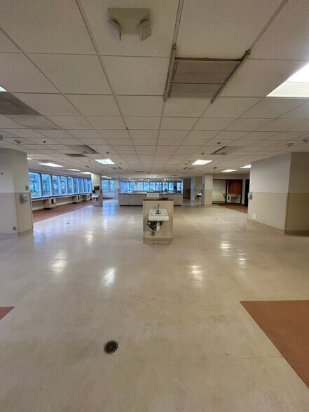 More Photos Of 50 N La Cienega Blvd, Beverly Hills Coworking Space