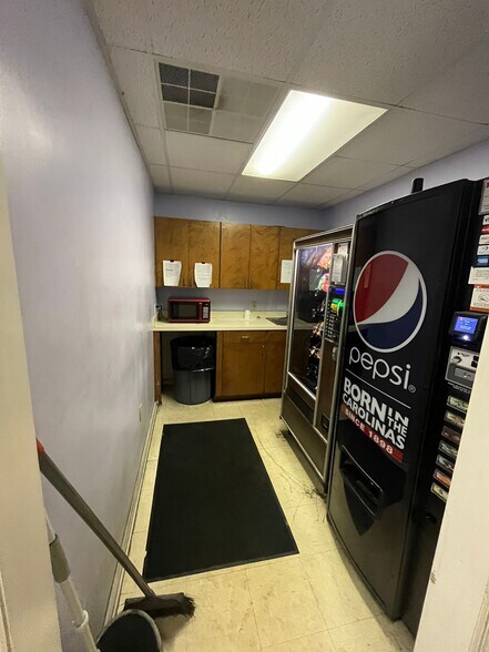 More Photos Of 1050 Crosscreek Rd, Orangeburg Warehouse For Sale