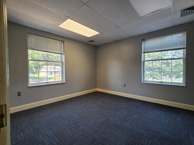 More Photos Of 2027 Broadway St, Cape Girardeau Office For Lease