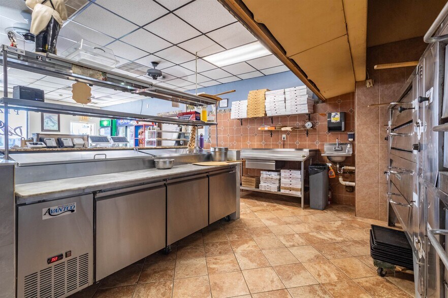 More Photos Of 212 New Jersey Ave, Wildwood Storefront For Sale
