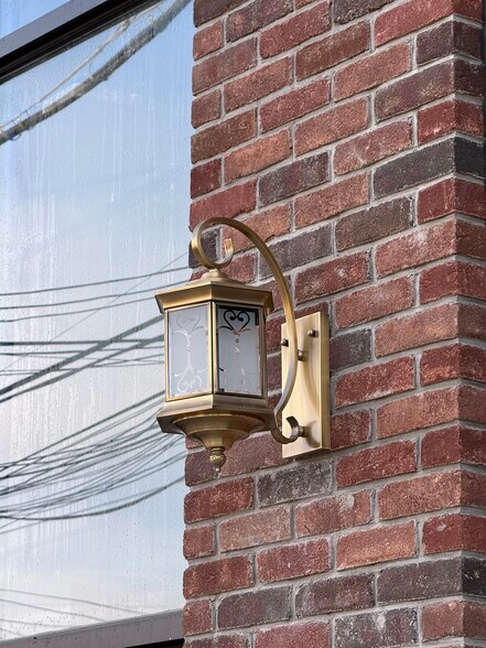 More Photos Of 3546 E Tremont Ave, Bronx Storefront For Lease