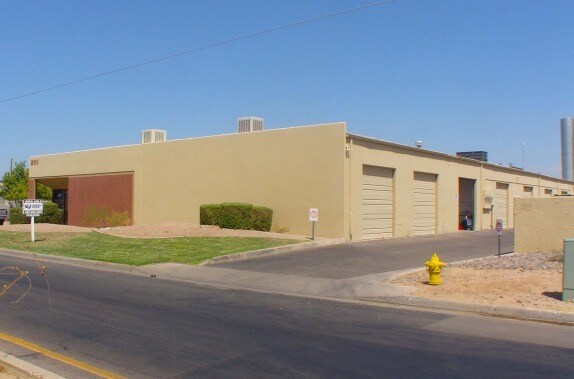 More Photos Of 2111 S Industrial Park Ave, Tempe Warehouse For Lease