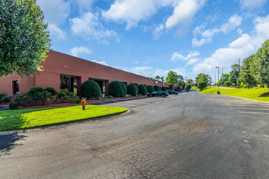 More Photos Of 104-176 Cude Ln, Madison Medical For Lease