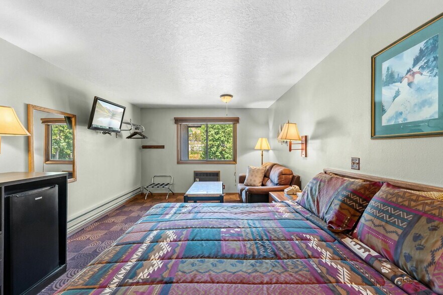 More Photos Of 205 Beaver Lodge Rd, Frisco Hotel For Sale