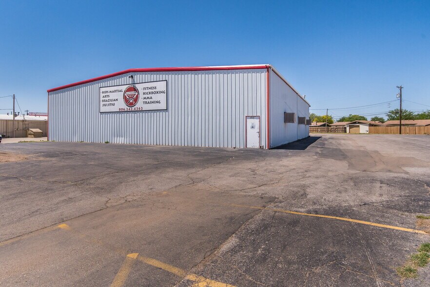 More Photos Of 5740 Canyon Dr, Amarillo Warehouse For Sale