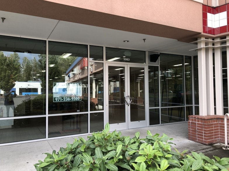 More Photos Of 5055-5083 NE 122nd Ave, Portland Storefront For Lease