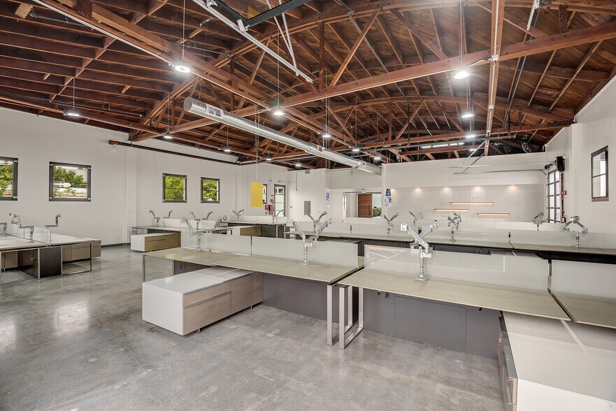 More Photos Of 730 Broadway, Redwood City Research And Development For Lease