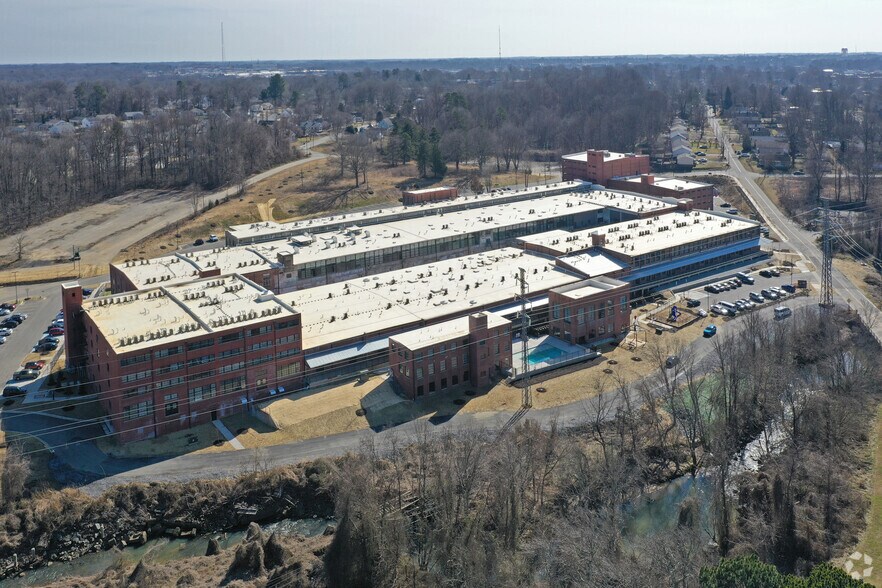 More Photos Of 1702 Fairview St, Greensboro Self Storage For Lease