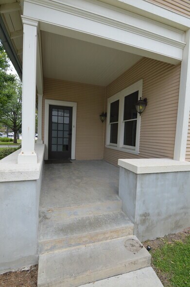 More Photos Of 113 Rosewood Ave, Boerne Office For Sale